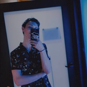 Meet your Posher, Max